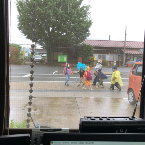 可愛い子達、しかも、外国人、オオムラサキセンターに、遠足。雨☂️が降ったからだろうか？</div>_d0338282_15364476.jpg