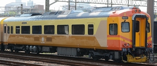台湾鉄路管理局 EMU300 : 資料館の書庫から