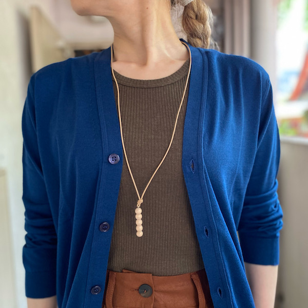 JOHN SMEDLEY / V Neck Cardigan_d0364239_19363476.jpg