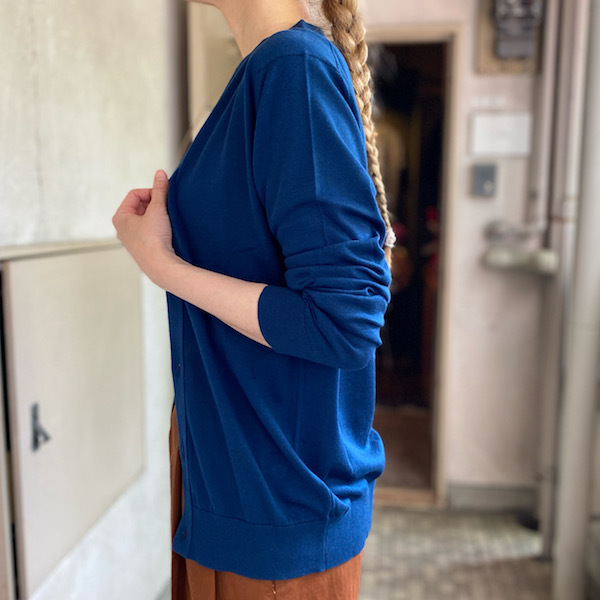 JOHN SMEDLEY / V Neck Cardigan_d0364239_19364508.jpg