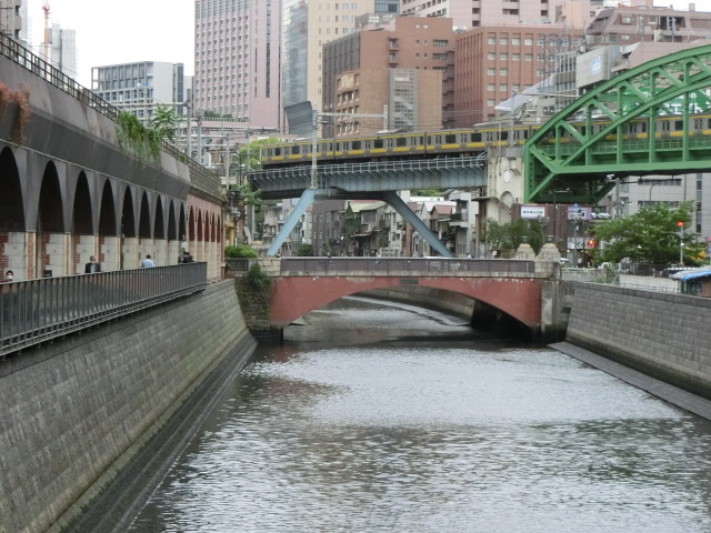 神田・鉄道三角地帯を歩く_c0393255_14384019.jpg