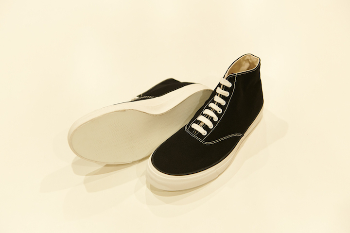 \"WAKOUWA DECK SHOES HIGH WHITE SOLE / BLACK\"ってこんなこと。_c0140560_09381983.jpg