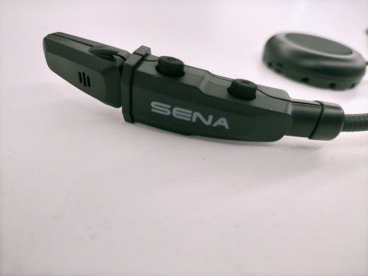 SENA新商品！激安でも高性能インカム登場！！_b0163075_18511045.jpg