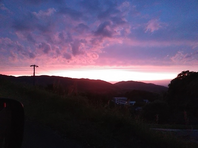 梅雨の合間の真っ赤に燃える夕陽に感動_c0280108_01325730.jpg
