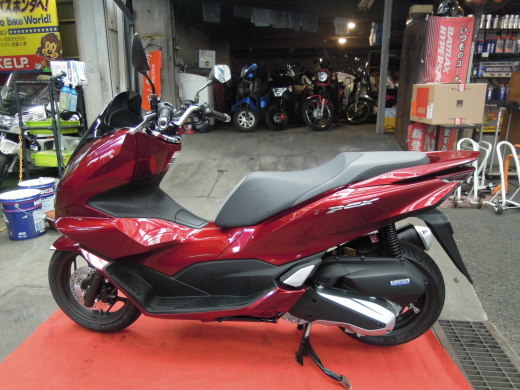 新型PCXの極上中古車?ですやん!_f0056935_15203075.jpg