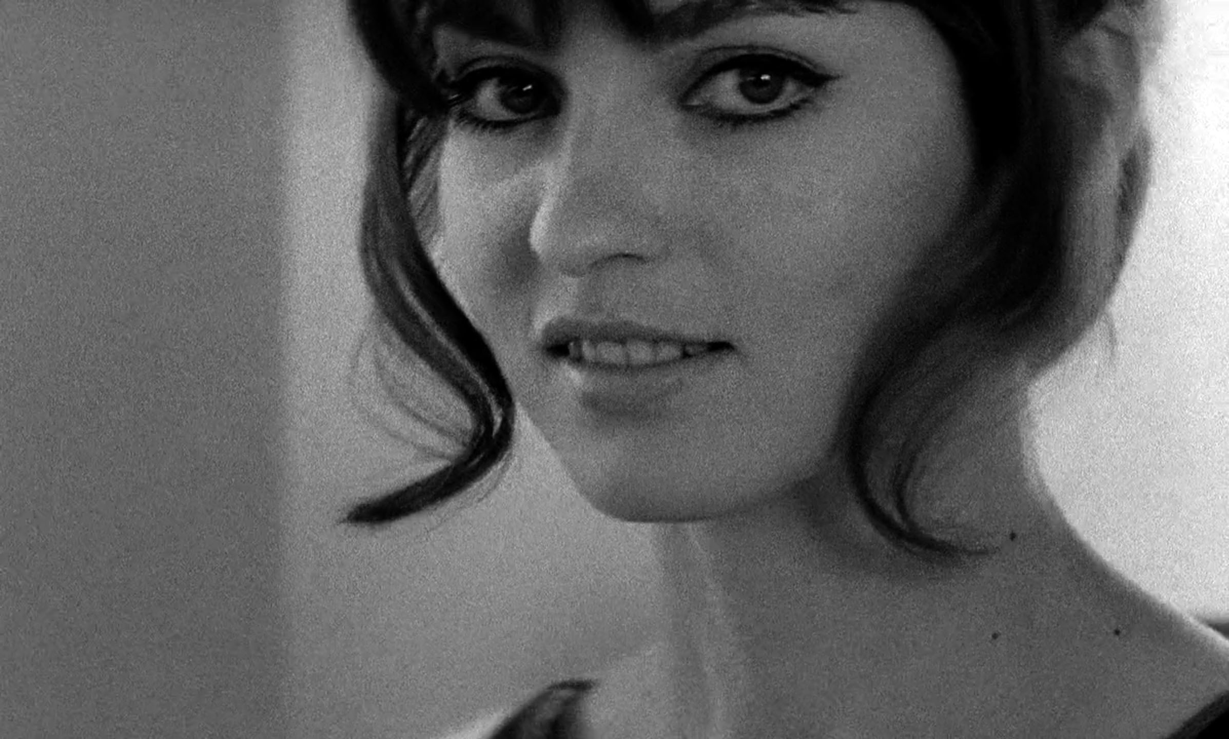 マリー＝フランス・ピジェ（Marie-France Pisier）「ヨーロッパ横断特急」（1966）・・・③_e0042361_20155259.jpg