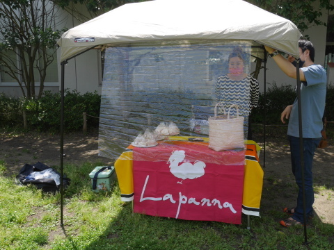 「密」なくゆったりと逗子中庭カフェ開催5・23_c0014967_06545126.jpg