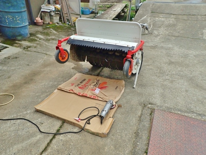 週末の兼業農家は作業機の刃研ぎから・・・_c0336902_18450902.jpg