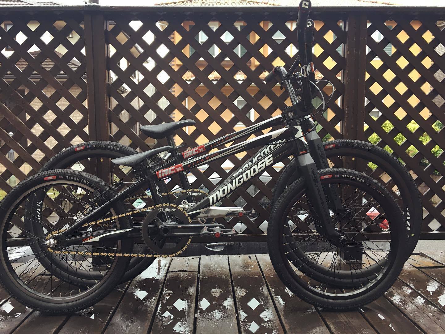 BMXを2台メンテナンス、digiritフルカーボンチェーンリングは43T BMXを2台メンテナンス、digiritフルカーボンチェーンリングは43T