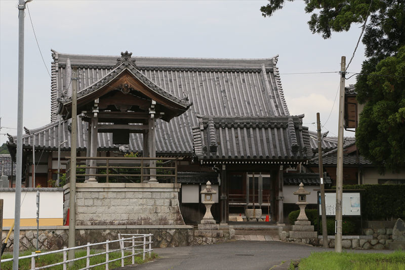 京都の家に行く途中で一寸立ち寄りです (滋賀県甲賀市)_a0105680_10240578.jpg