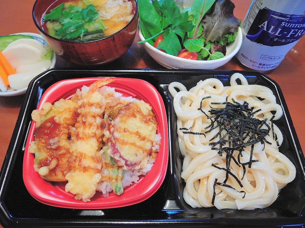 オーケーストアのお弁当(うどん天重セット)@自宅_d0393923_16202343.jpg