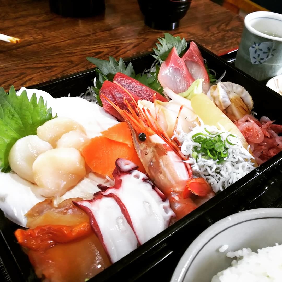 沼津市 魚屋直営 食堂 お魚直売所 旧伊豆海 白い羽 彡静岡県東部情報発信 Pipipi