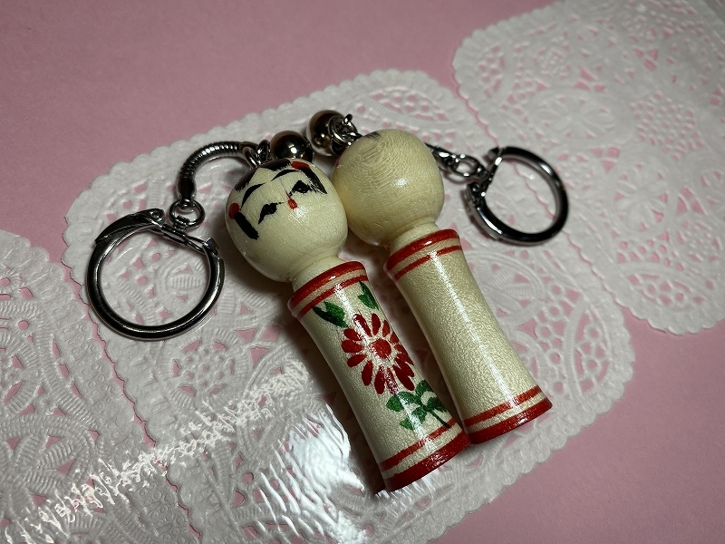 楽天市場】鳴子系 伝統こけし こけし 墨 七寸 約21cm こけしの岡