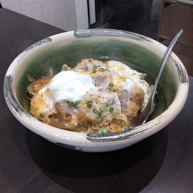 とんかつ大野屋のカツ丼_a0349423_23042510.jpg