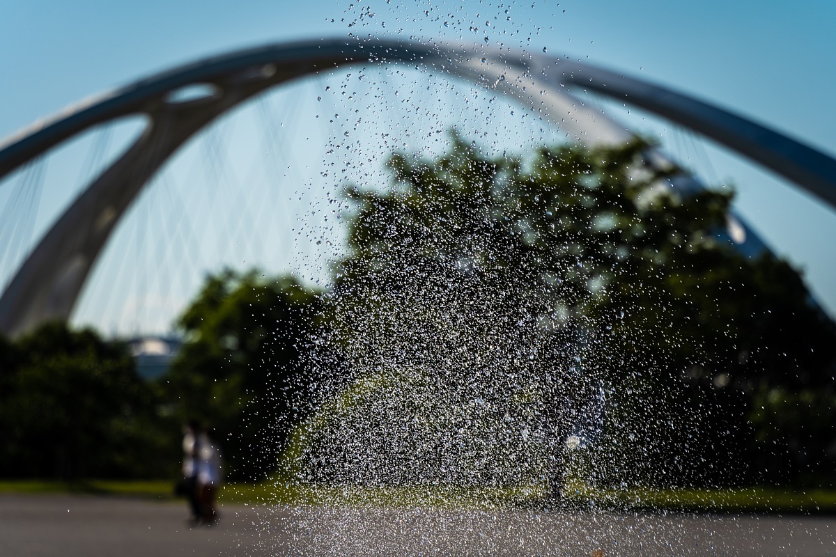 蒼天に映える豊田大橋_d0353489_19554769.jpg