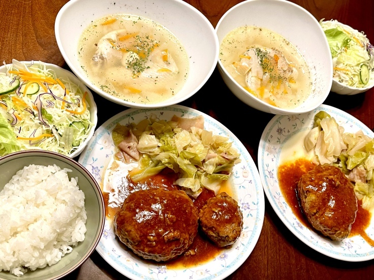 ハンバーグとニンニクスープ★今日はそんなにナゾじゃないごはん。_c0212604_19133768.jpeg