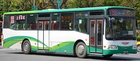 台北の路線バス　11.日野RK +固亜_e0030537_02004951.jpg