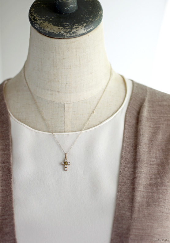 ルドゥテ　クロスダイヤネックレス ルドゥテ クロスダイヤネックレス Redouté ジュエリーサロン・ルドゥテ