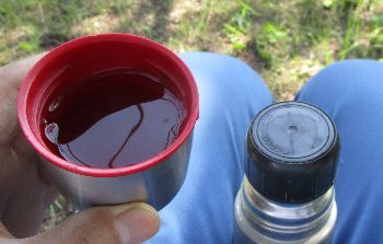 ６月１日 下を向いて歩く日 単身赴任だったおじさんの 今晩はこれで飲むぞ