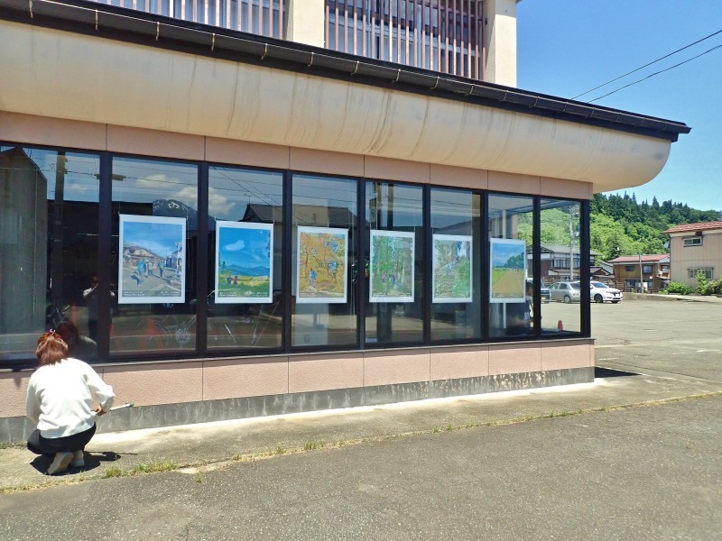 会館1階の窓辺にピクチャーレールを取り付けました_c0336902_21031545.jpg