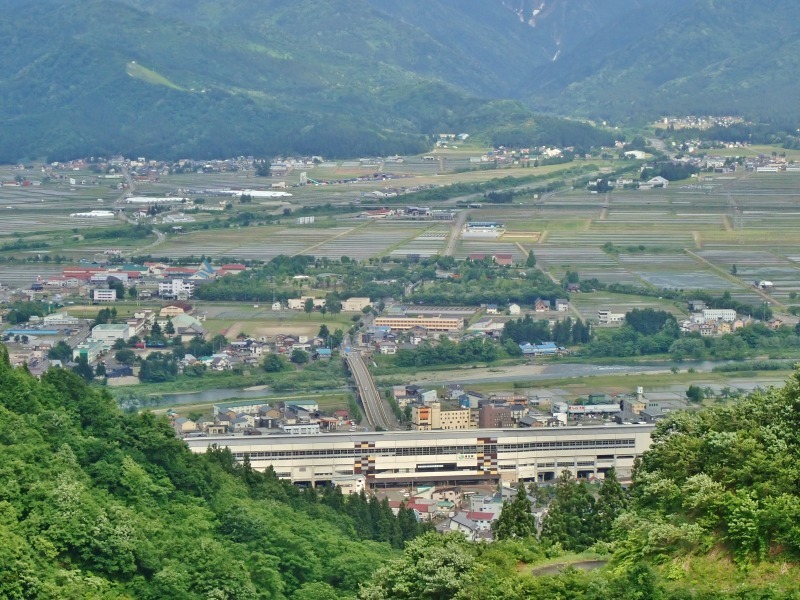 浦佐の西山へ二つの城跡を巡るコースへ_c0336902_21480330.jpg