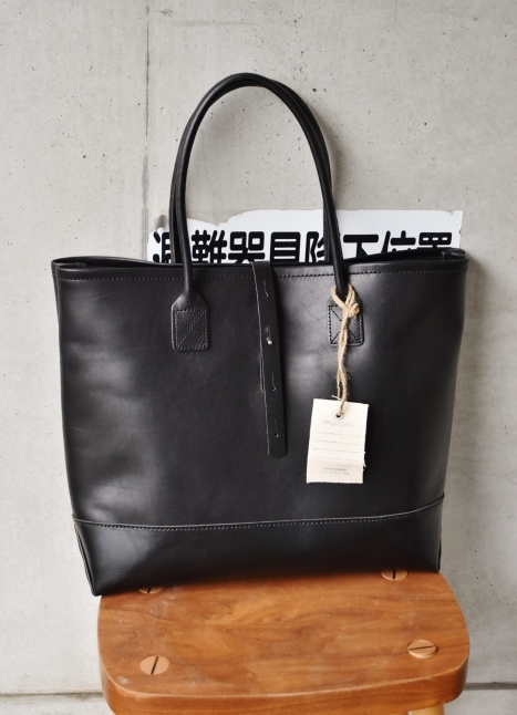 HERITAGE LEATHER　　LEATHER TOTE★_d0152280_18495256.jpg