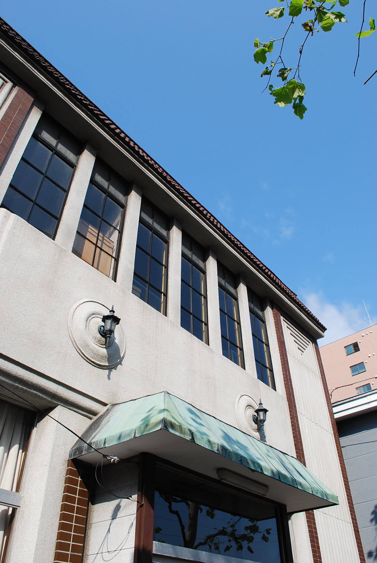 函館市末広町のイチヤマ商店(建築家・関根要太郎作品研究2021)_f0142606_17560135.jpg