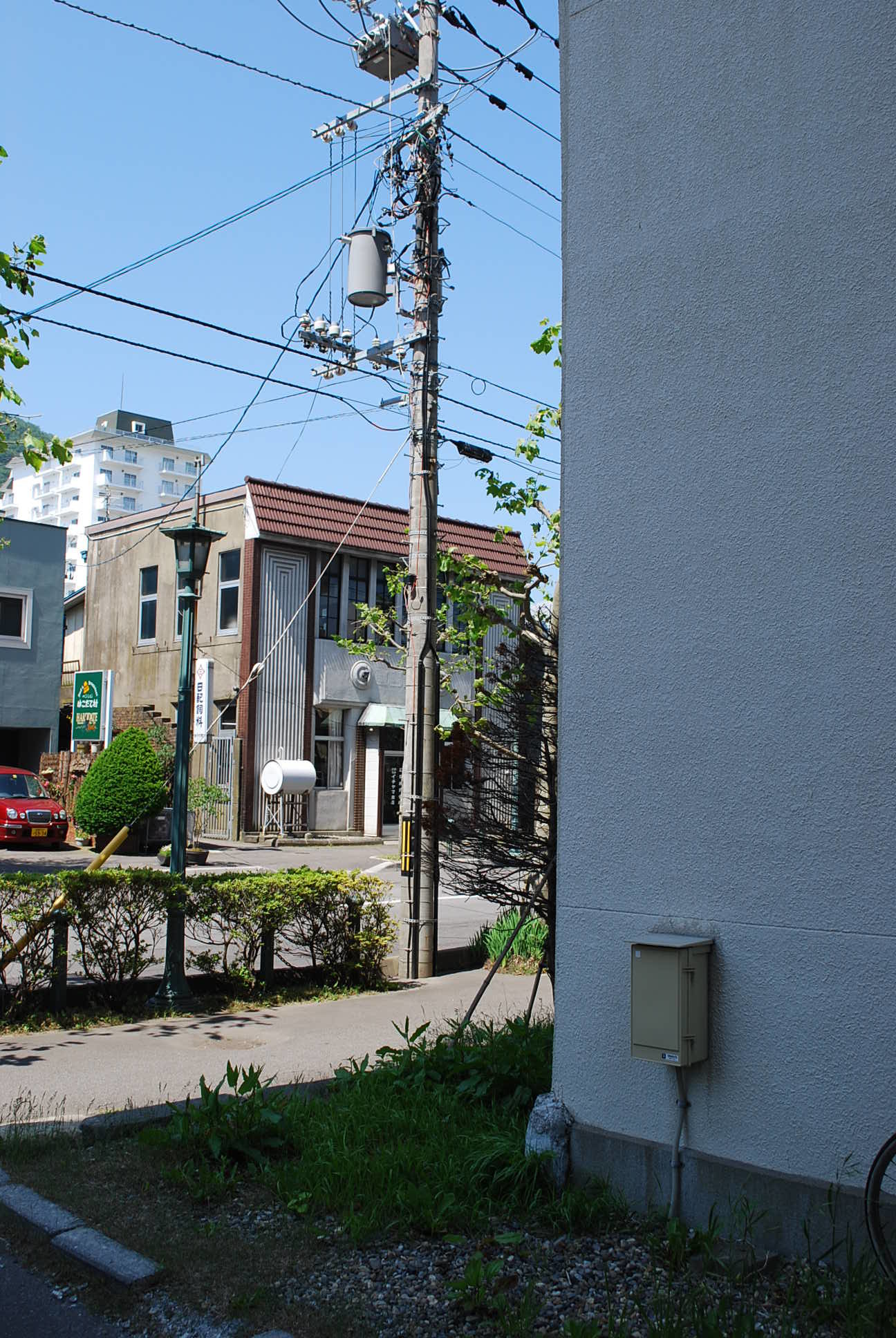 函館市末広町のイチヤマ商店(建築家・関根要太郎作品研究2021)_f0142606_17574434.jpg