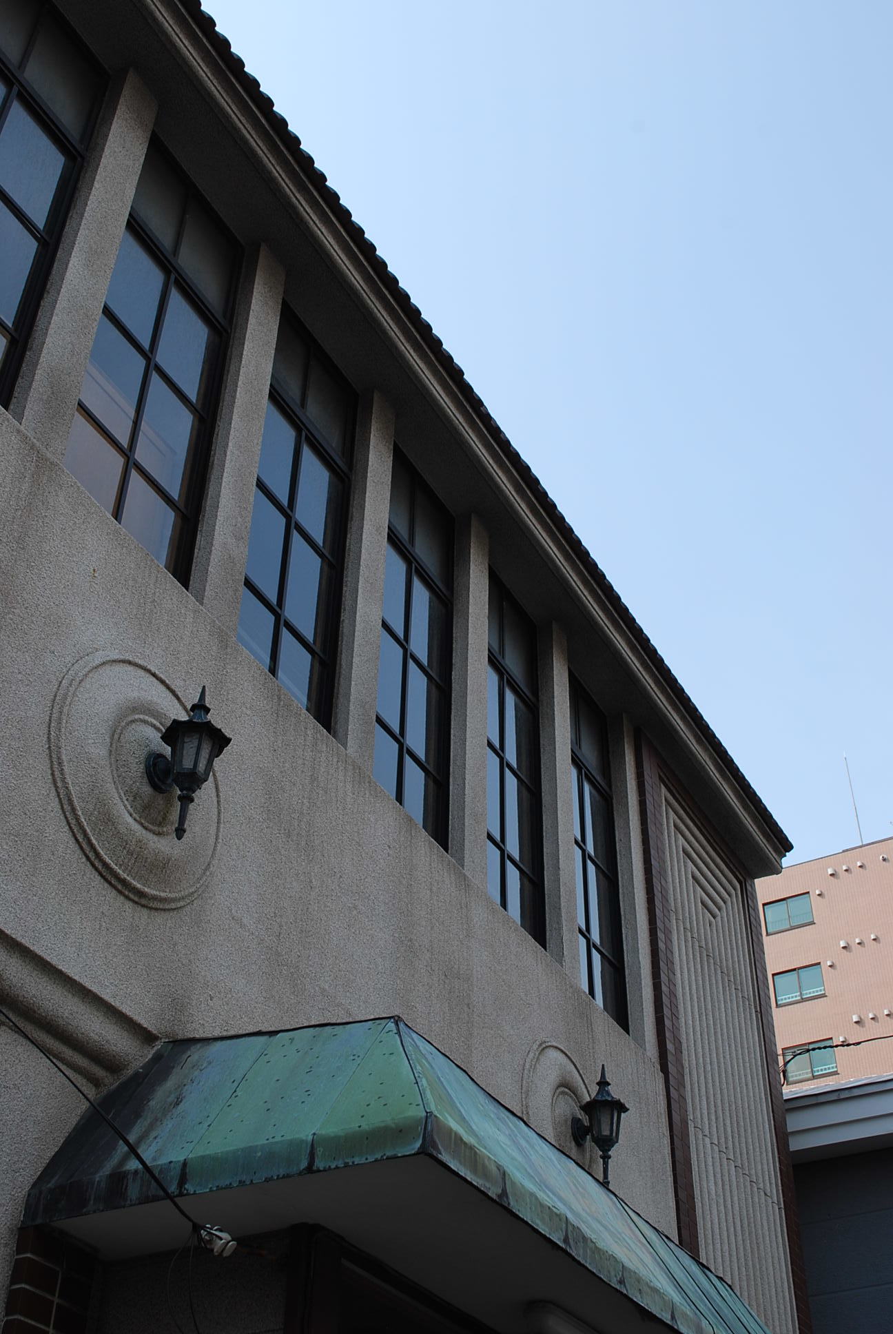 函館市末広町のイチヤマ商店(建築家・関根要太郎作品研究2021)_f0142606_18113470.jpg
