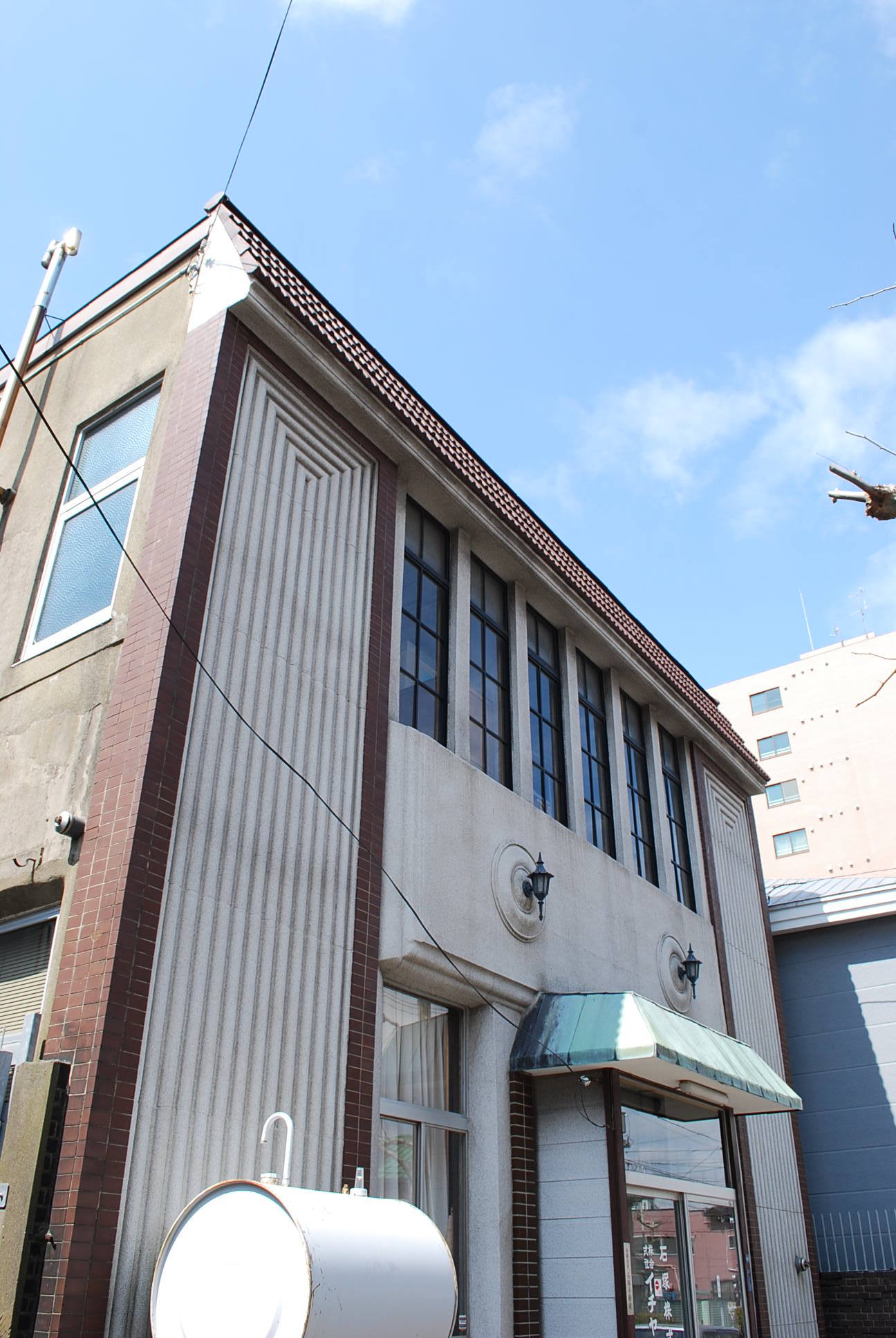 函館市末広町のイチヤマ商店(建築家・関根要太郎作品研究2021)_f0142606_19252466.jpg
