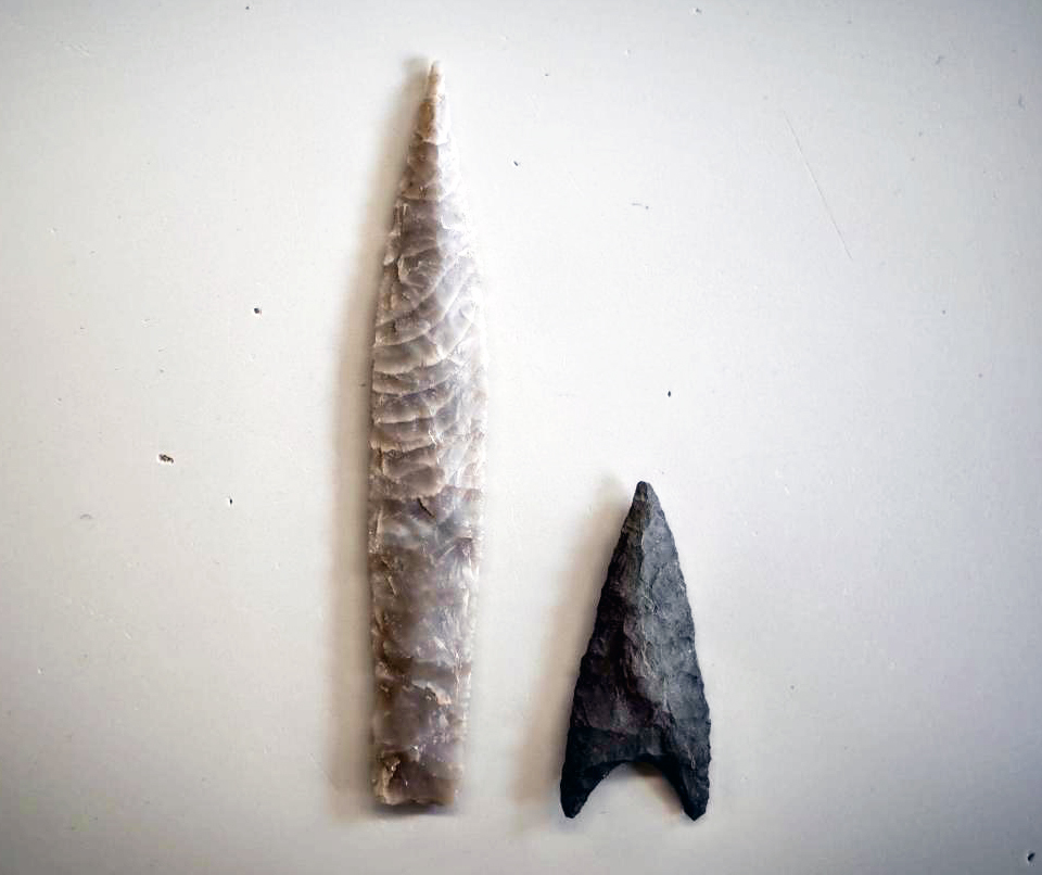 石器 石鏃 矢尻 石製 鏃 縄文時代の矢じり 弓矢の先端 アローヘッド 石器 石鏃 矢尻 石製 鏃 縄文時代の矢じり 弓矢の先端 アロー