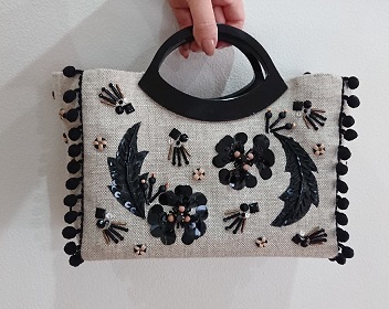 お稽古 ビーズ刺繍キット バッグ出来ました_a0264383_10524796.jpg