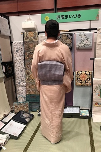 西陣織元コレクション・着物姿のお客様・ブース紹介。_f0181251_18324675.jpg