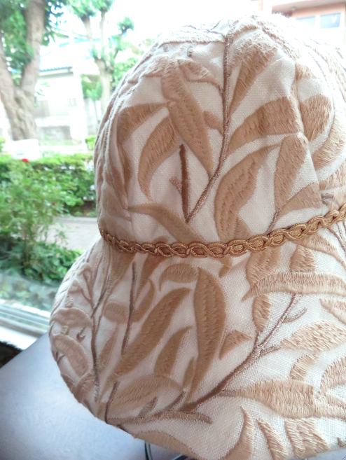 ピュアモリスの刺繍生地『ピュア ウィローボウ エンブロイダリー』で帽子を作りました_c0157866_19013017.jpg