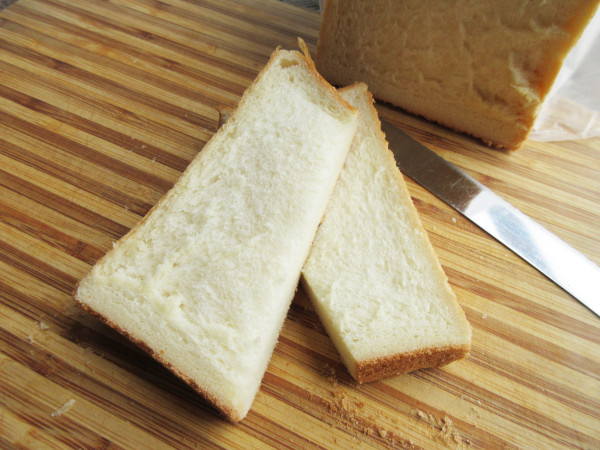 【フルールドゥリュクス】究極の口どけ食パン(トースト版)_c0152767_07174167.jpg
