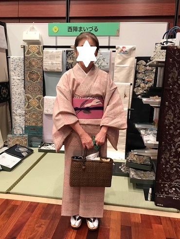 西陣織元コレクション・着物姿のお客様・ブース紹介2。_f0181251_19115024.jpg
