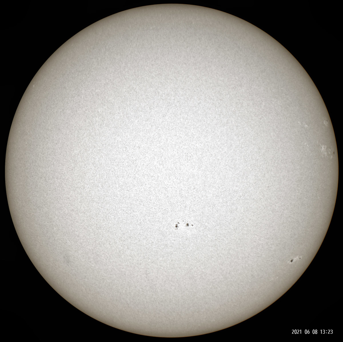 6月8日の太陽_e0174091_17485001.jpg