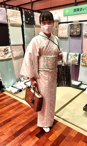 西陣織元コレクション･着物姿のお客様・ブース紹介4。_f0181251_17502628.jpg