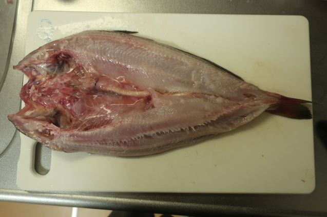 ホッケを捌く にこぽん本舗 ホッケを捌く にこぽん本舗