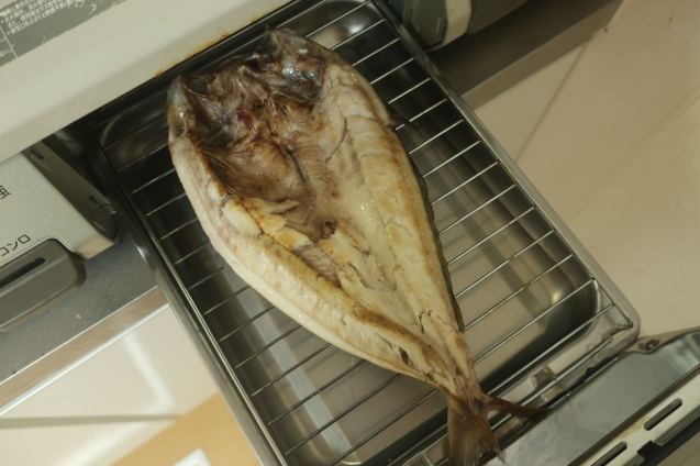 ホッケを捌く にこぽん本舗 ホッケを捌く にこぽん本舗