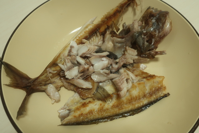 ホッケを捌く にこぽん本舗 ホッケを捌く にこぽん本舗
