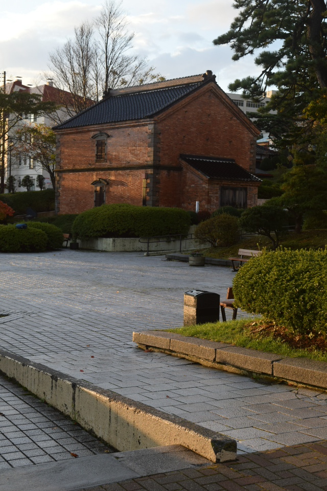 函館市元町の旧開拓使函館支庁書籍庫(函館の建築再見2021)_f0142606_05433546.jpg