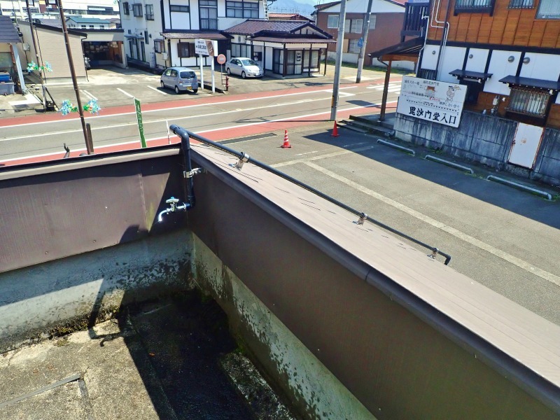 屋上の水道栓を仮設から\"準本設へ\"としました!_c0336902_20152454.jpg