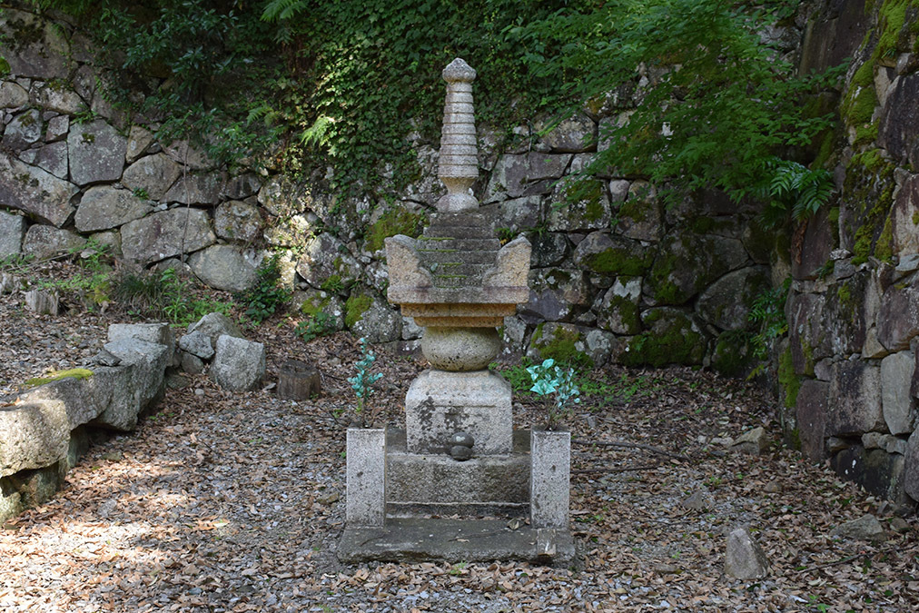 井伊家歴代藩主の墓所、清凉寺。_e0158128_16210164.jpg