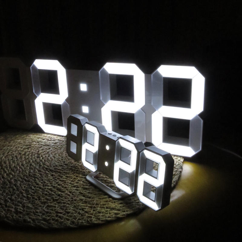 【PR】デジタル時計の形をしたデジタル時計「Tri Clock」と「Tri Clock BIG」_c0060143_16323257.jpg