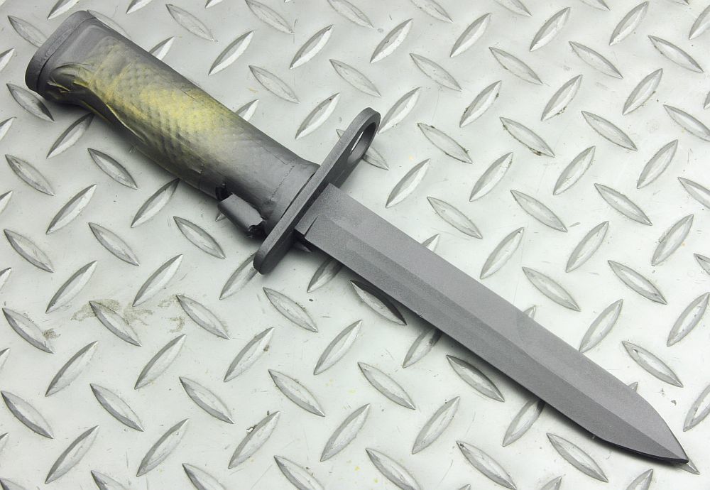 ラバー製m6銃剣に色を塗る 人はパンのみに生きるにあらず ケイズ ブログ