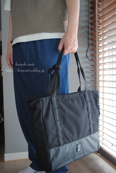 CHROME INDUSTRIES * 全天候型トートバッグ 【PR】_b0351624_15583216.jpg