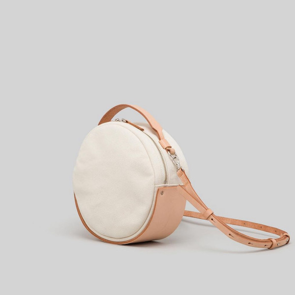 CANVAS BAG CIRCLE SHOULDER BAG_d0364239_18455114.jpg