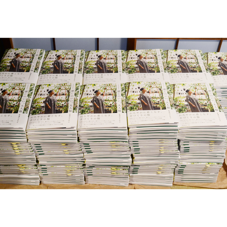 いよいよ本日、新刊「感じのいい、大人服」一般書店さんで発売スタートです!_d0227246_11263100.jpg