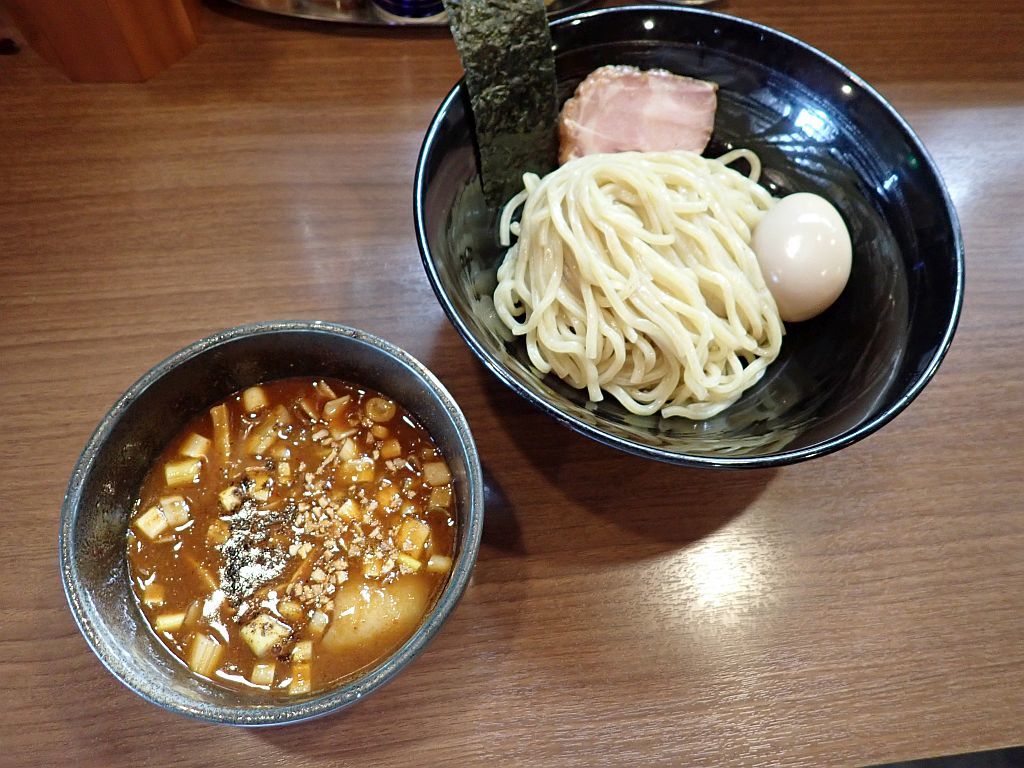 愛野「麺屋　破天荒」で鬼殺しつけ麺_e0220163_16363413.jpg